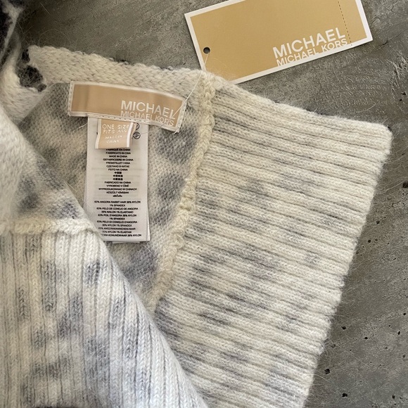 Michael Kors Leopard Scarf - Picture 2 of 4